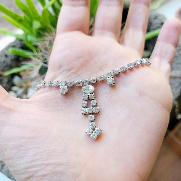 Vintage Classic Rhinestone Art Deco Style Necklace - Picture 3 of 7